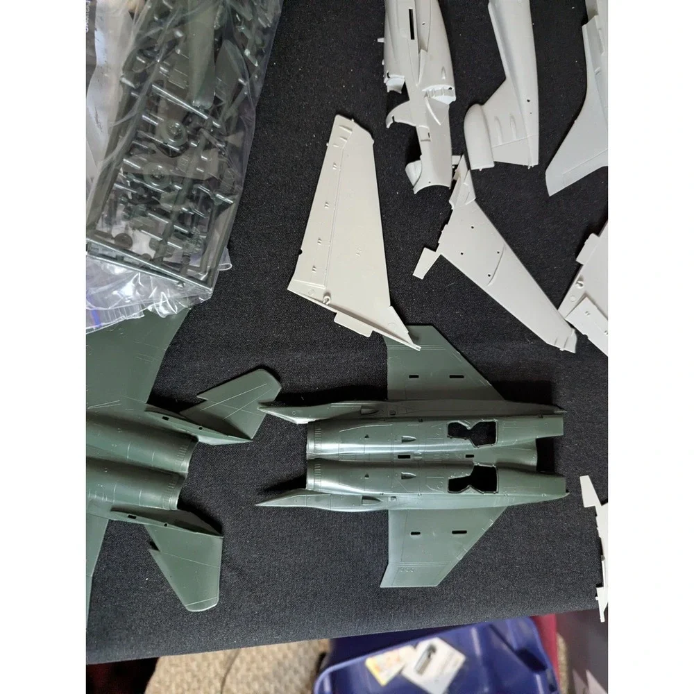 3‎ VTG Model Airplane kits 1:72 Grumman Prowler f-15 strike eagle f-8E Crusader
